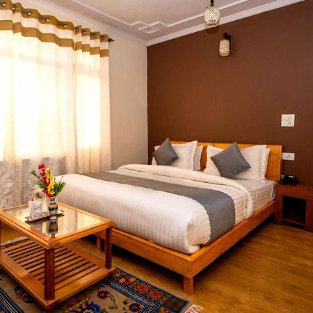 Hotel Om Ladakh Leh Kültér fotó