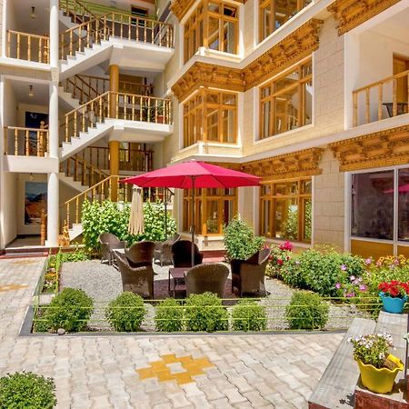 Hotel Om Ladakh Leh Kültér fotó