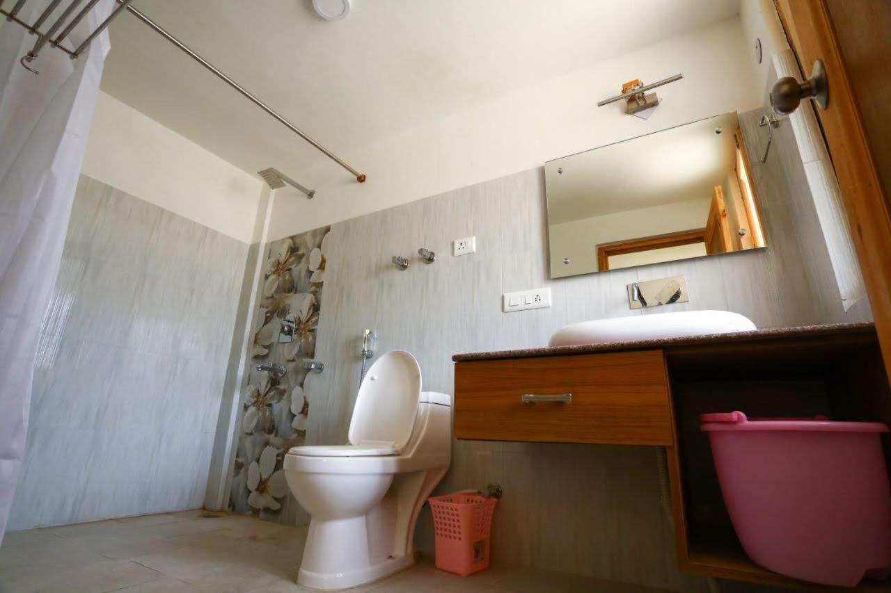 Hotel Om Ladakh Leh Kültér fotó