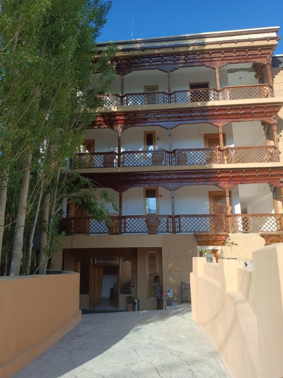 Hotel Om Ladakh Leh Kültér fotó