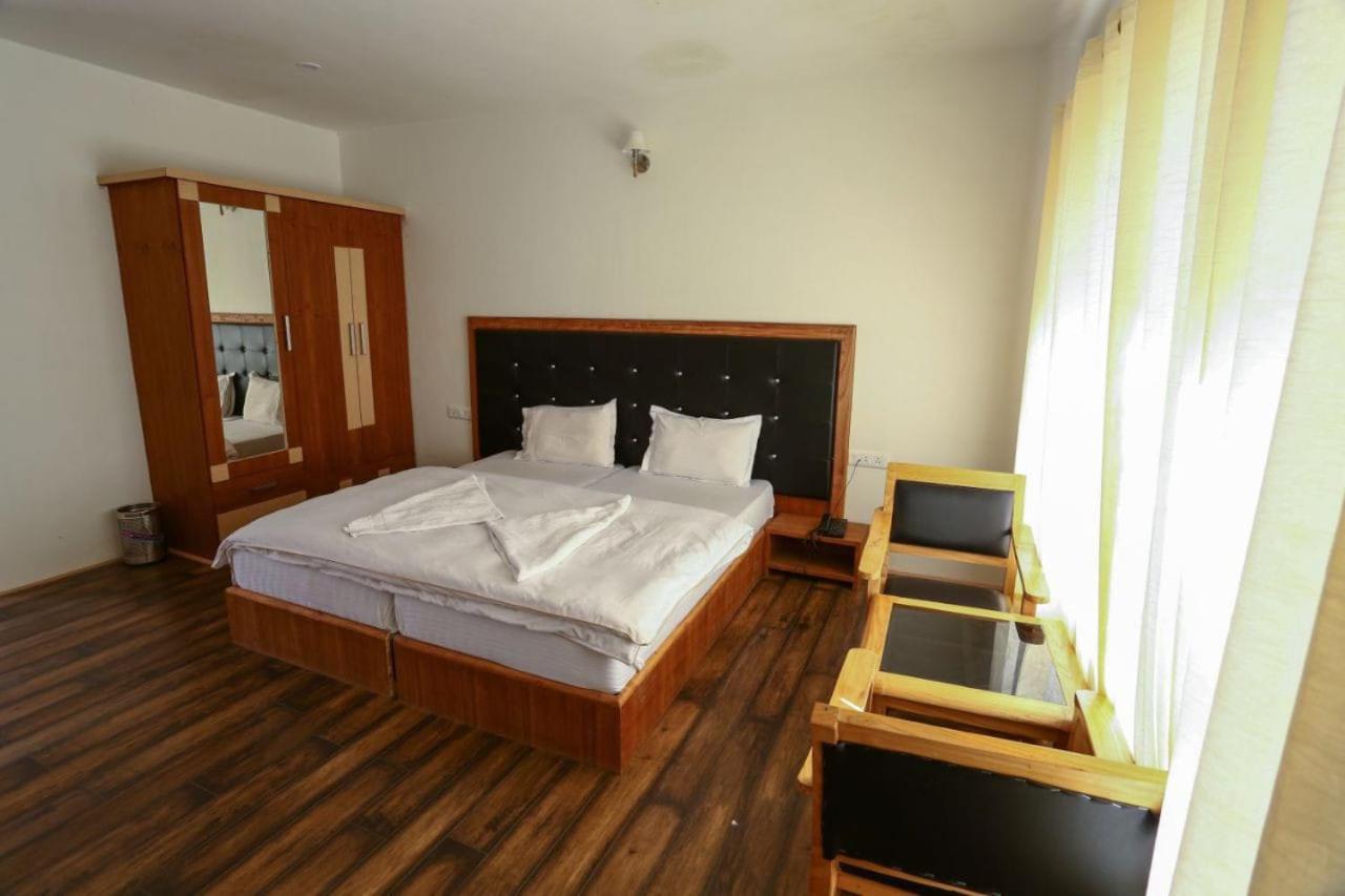 Hotel Om Ladakh Leh Kültér fotó