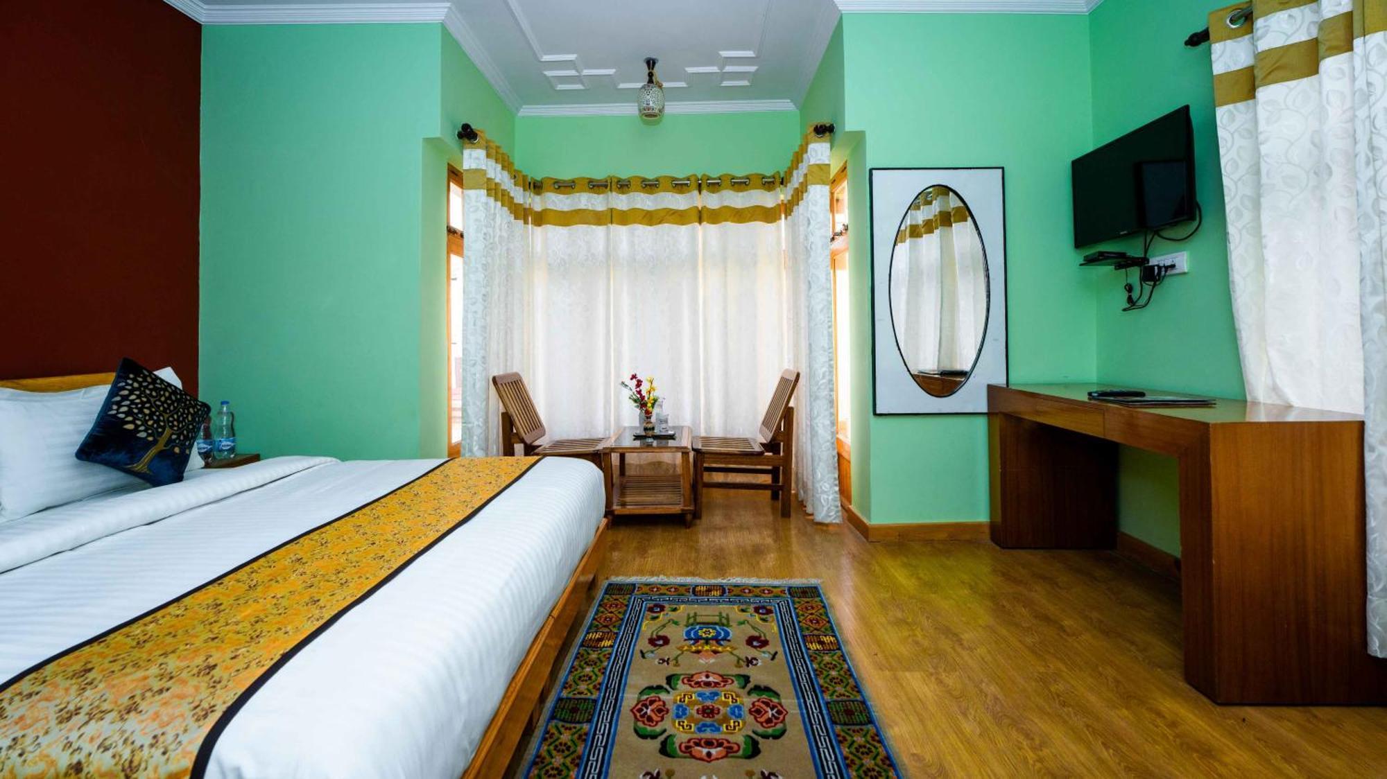 Hotel Om Ladakh Leh Kültér fotó