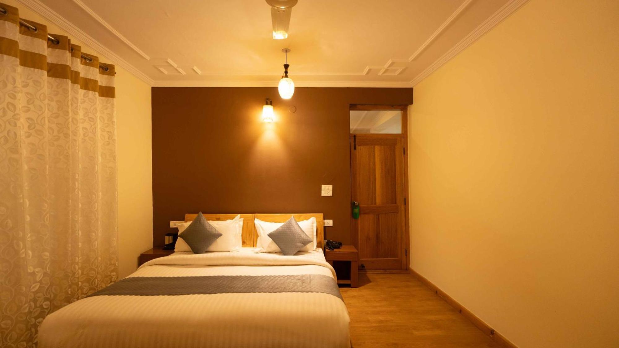 Hotel Om Ladakh Leh Kültér fotó