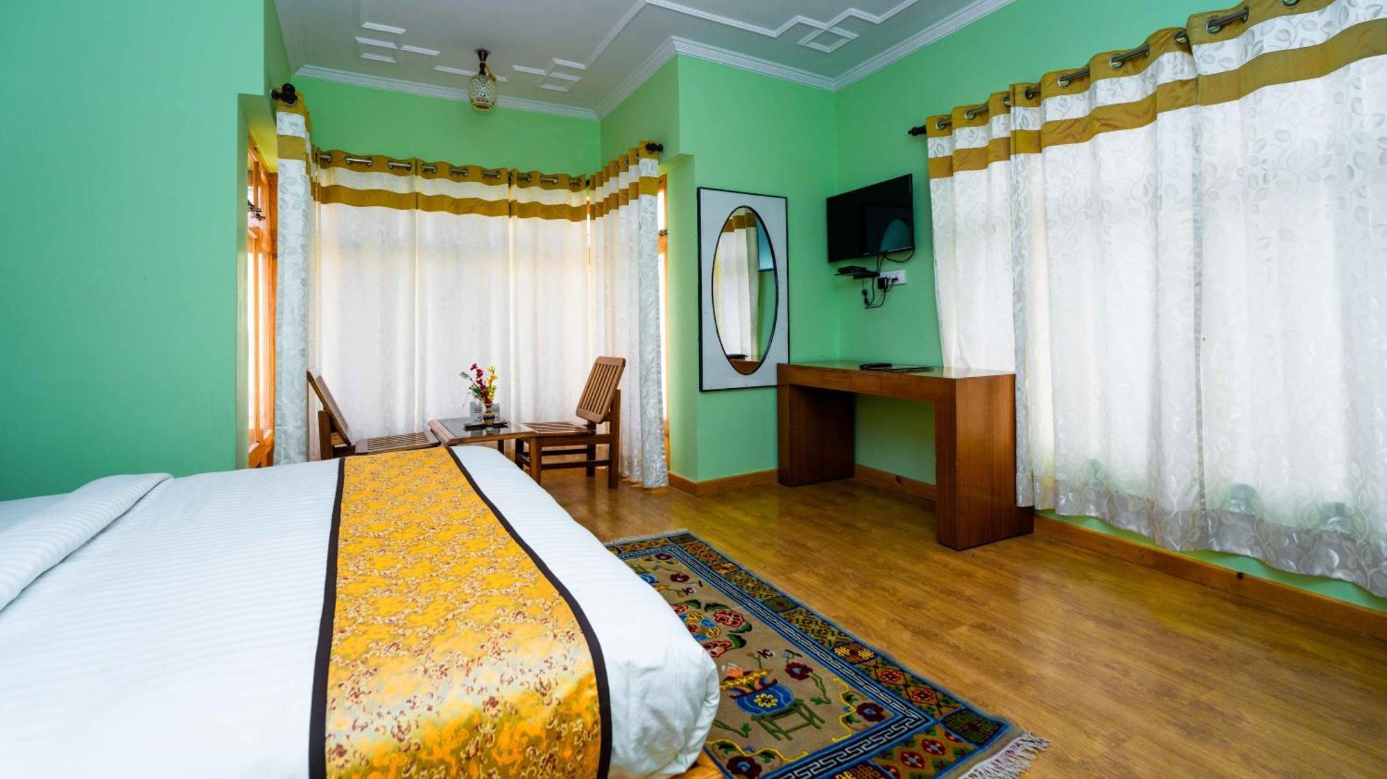 Hotel Om Ladakh Leh Kültér fotó