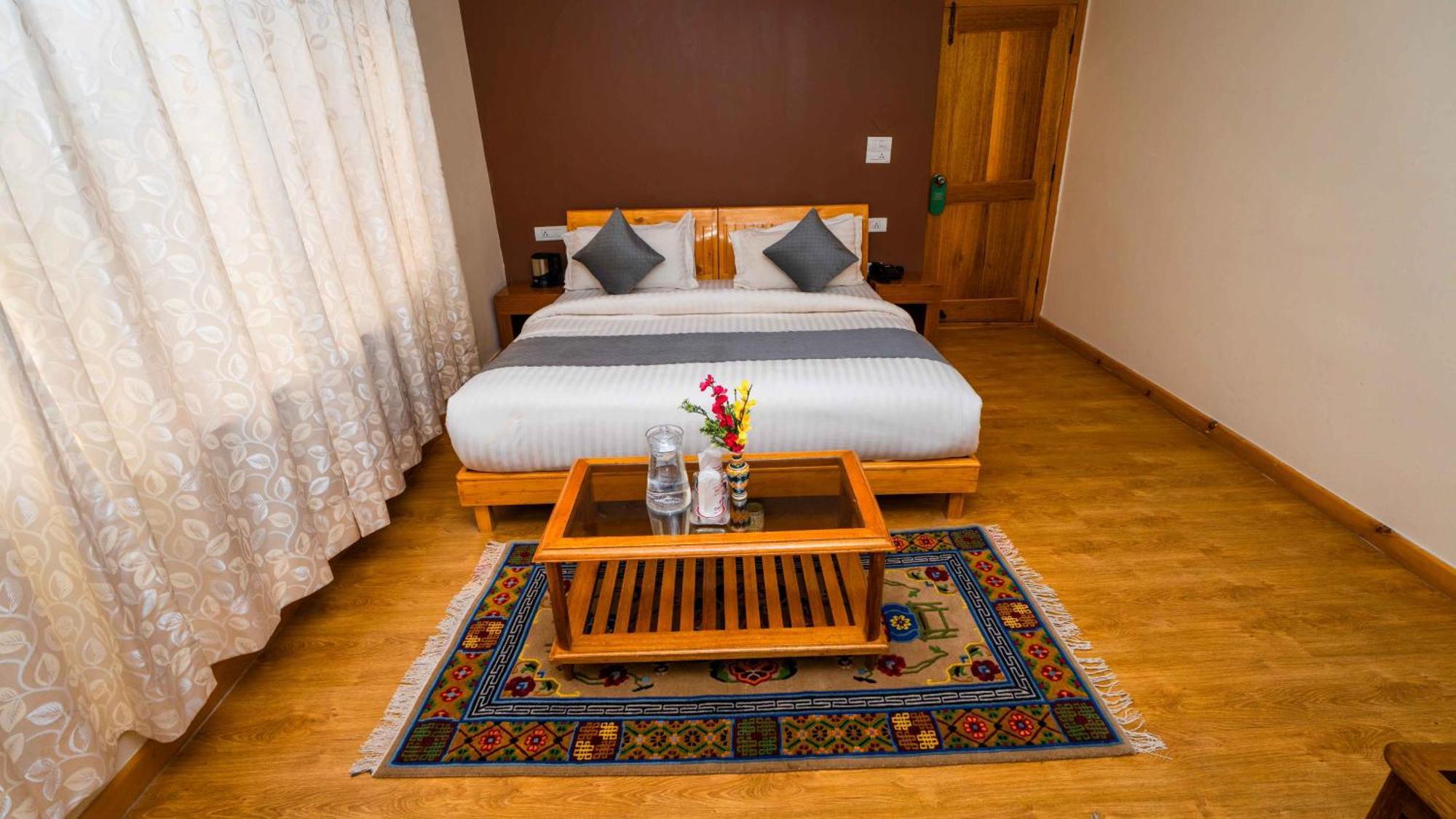 Hotel Om Ladakh Leh Kültér fotó