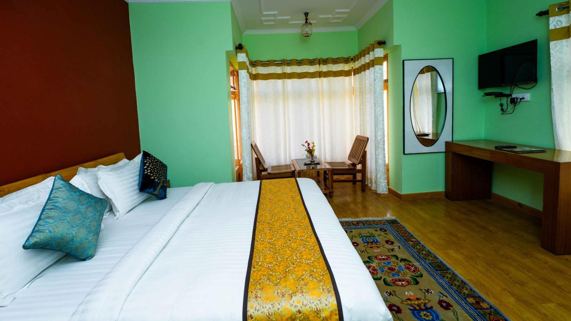 Hotel Om Ladakh Leh Kültér fotó