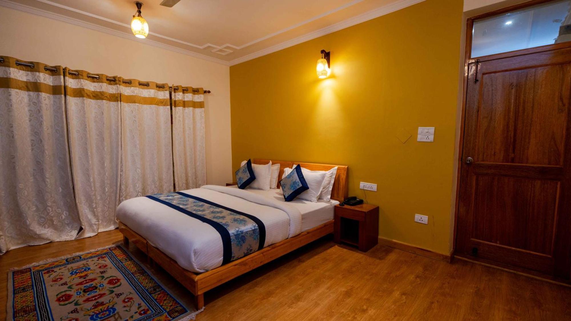 Hotel Om Ladakh Leh Kültér fotó