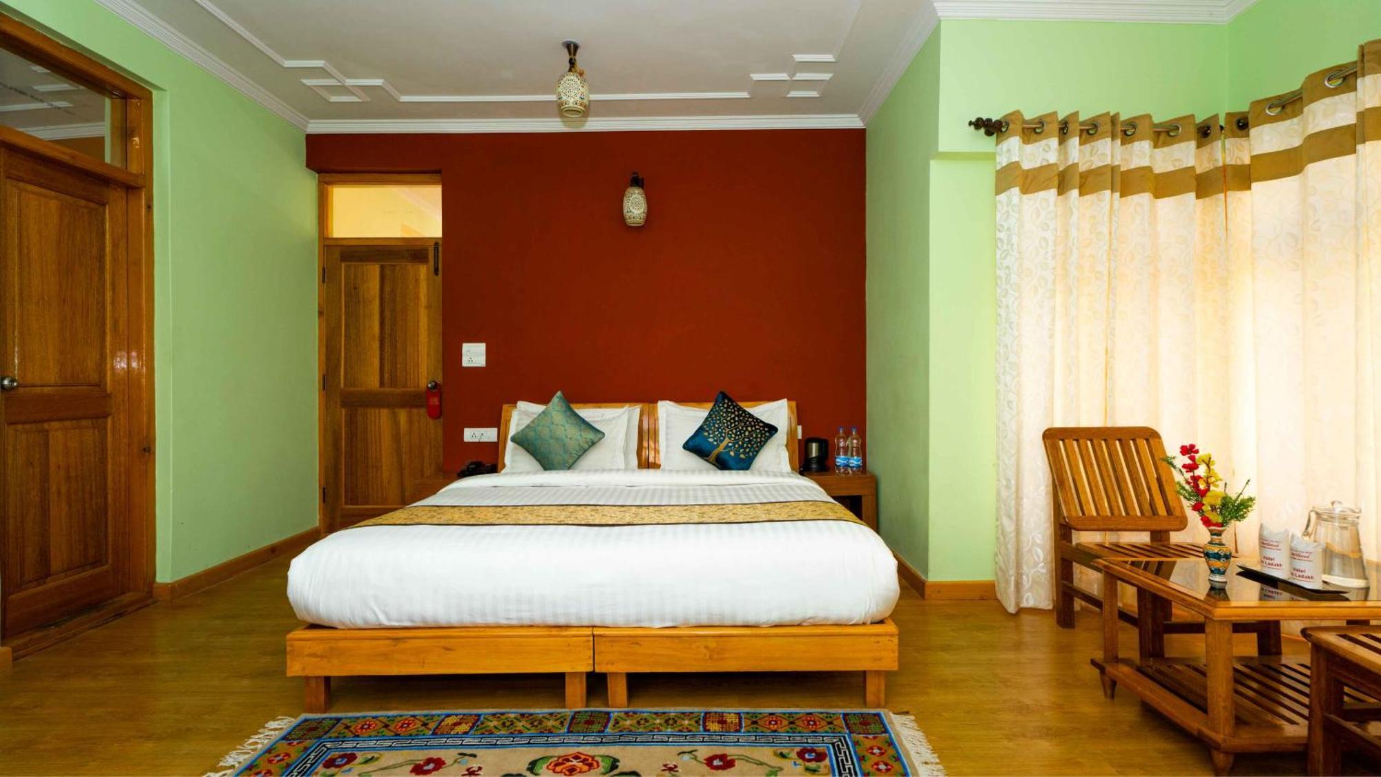 Hotel Om Ladakh Leh Kültér fotó