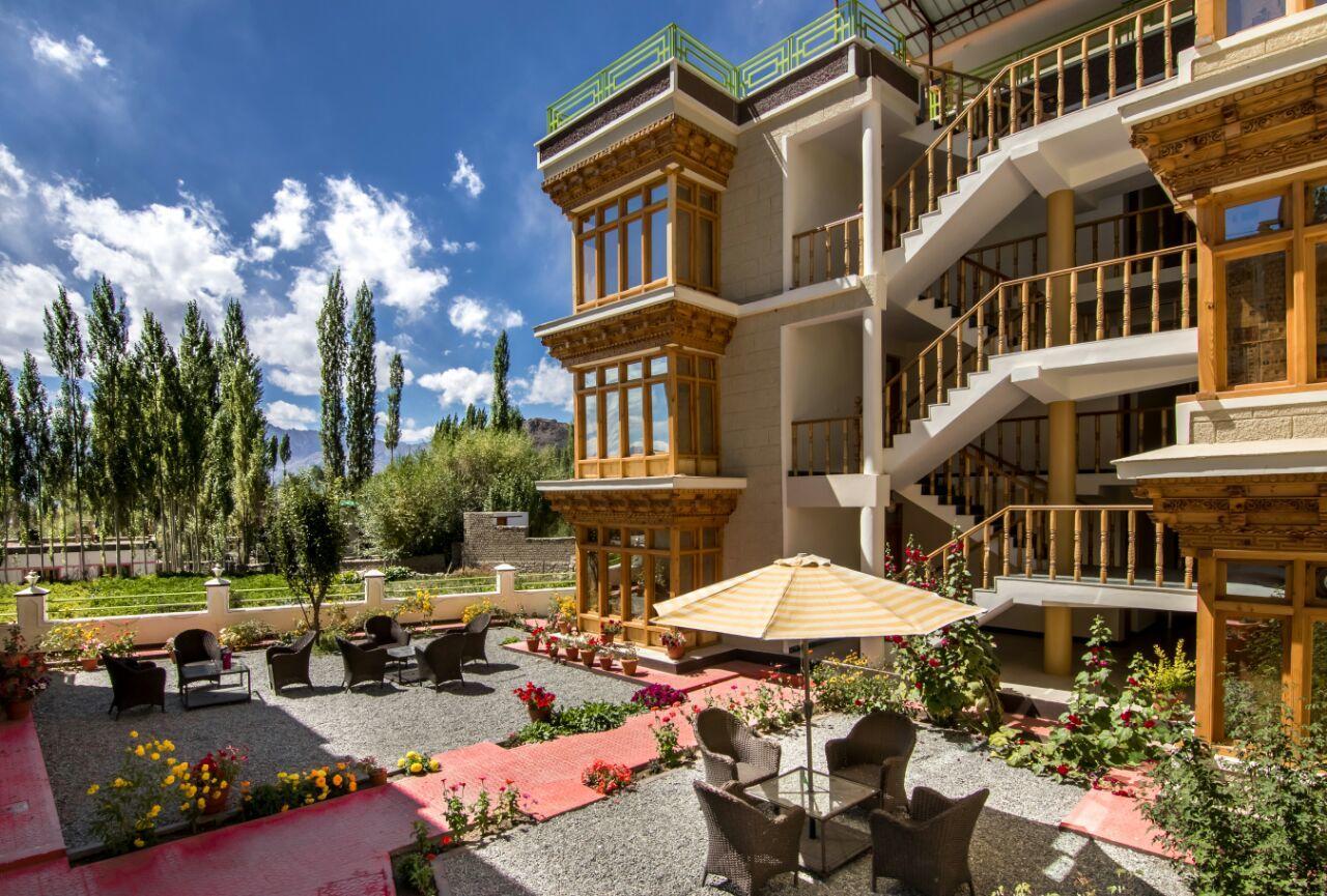 Hotel Om Ladakh Leh Kültér fotó