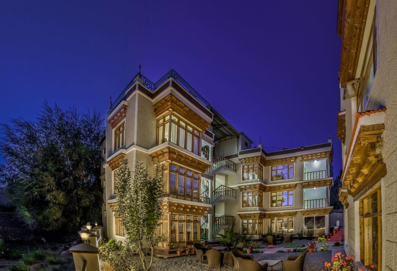 Hotel Om Ladakh Leh Kültér fotó