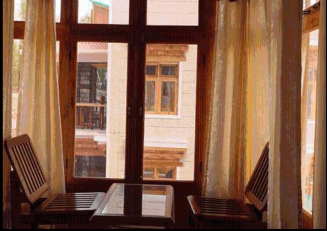 Hotel Om Ladakh Leh Kültér fotó