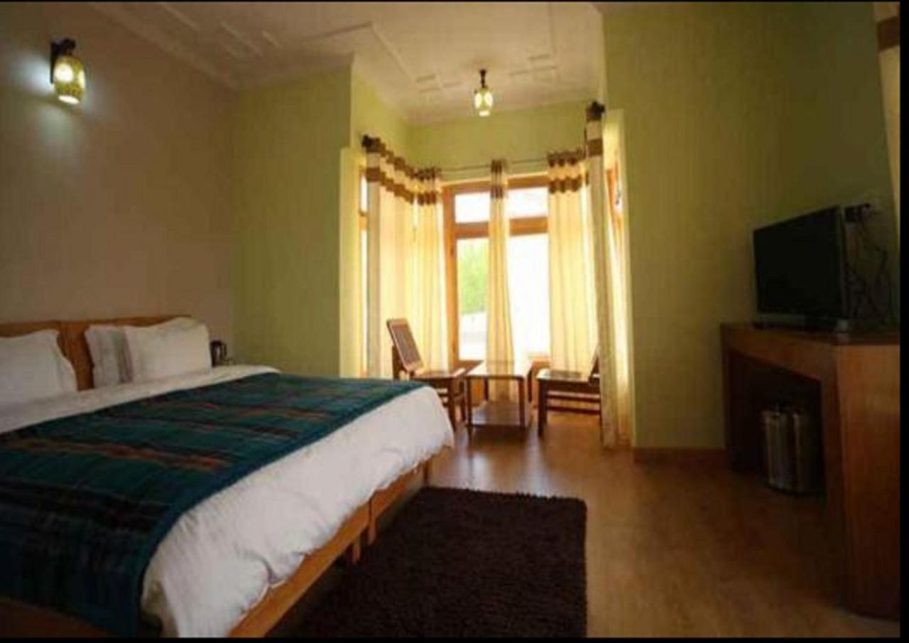 Hotel Om Ladakh Leh Kültér fotó