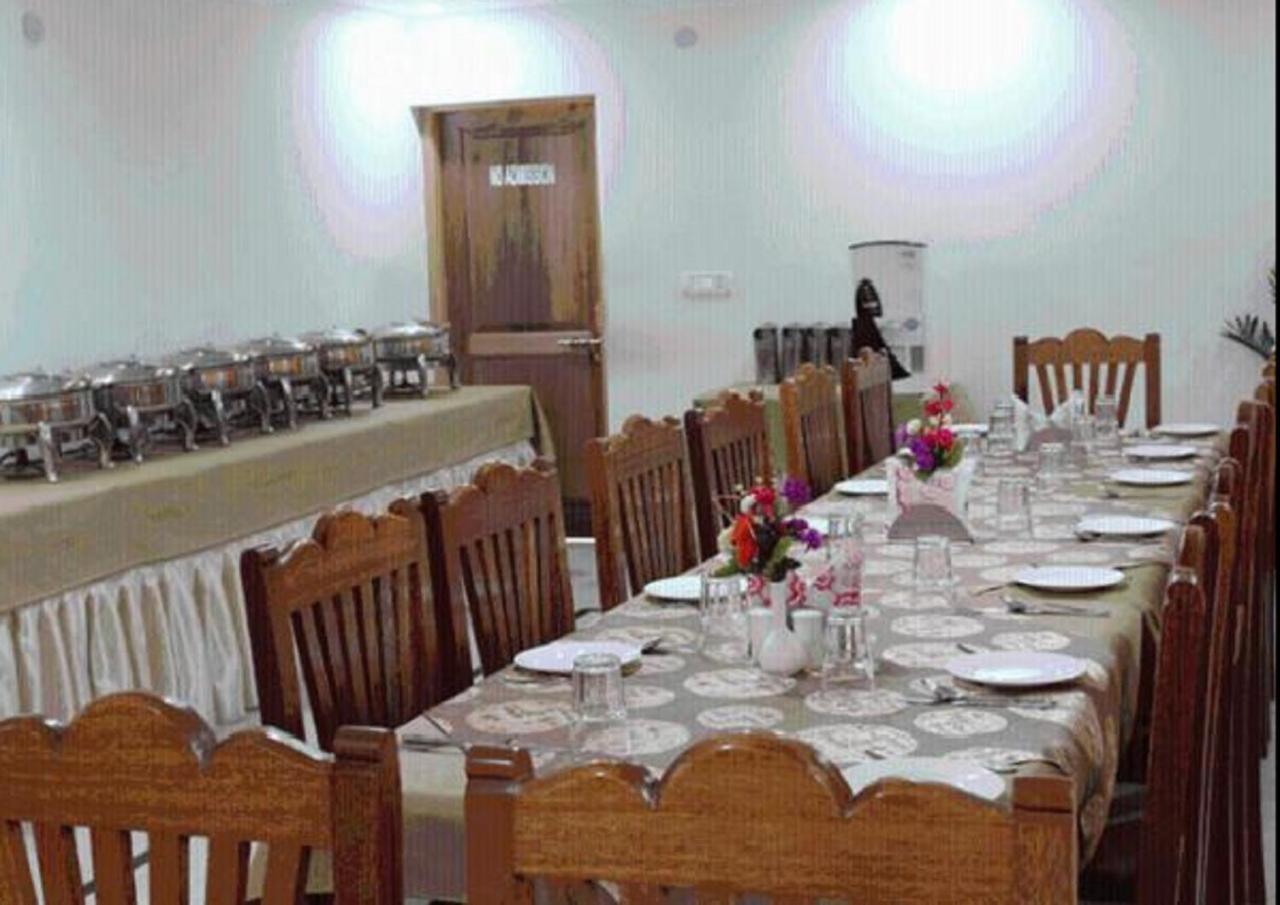 Hotel Om Ladakh Leh Kültér fotó